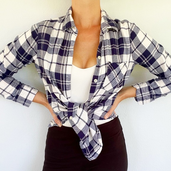 Old Navy Tops - Old Navy blue white classic plaid flannel button down shirt size small